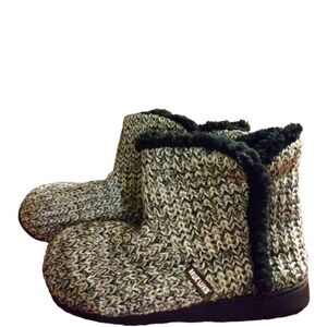 Women's Muk Luks Cheyenne Slipper Shoe Gray & Black Indoor/Outdoor Sz.9-10